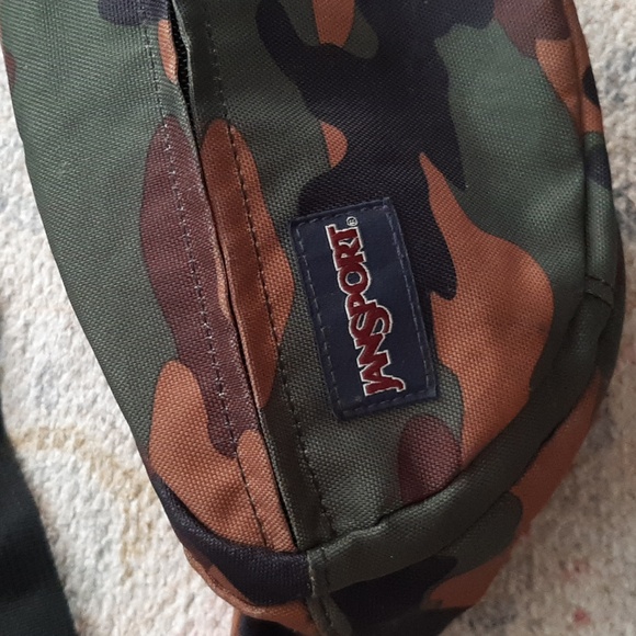 Jansport fifth Avenue camouflage fanny pack - Picture 3 of 11